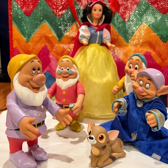 90’s Mattel Snow White Doll & Vintage Disney Vinyl Dwarfs
